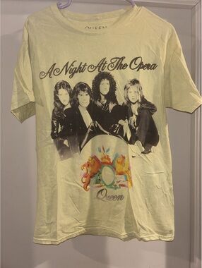 Queen A Night at the Opera Graphic Band T-Shirt Medium Rock Tee NWOT